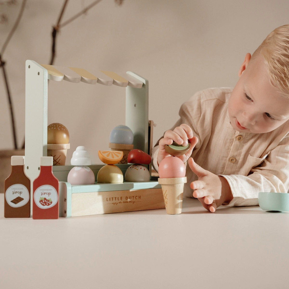 Little Dutch toy ice cream stall