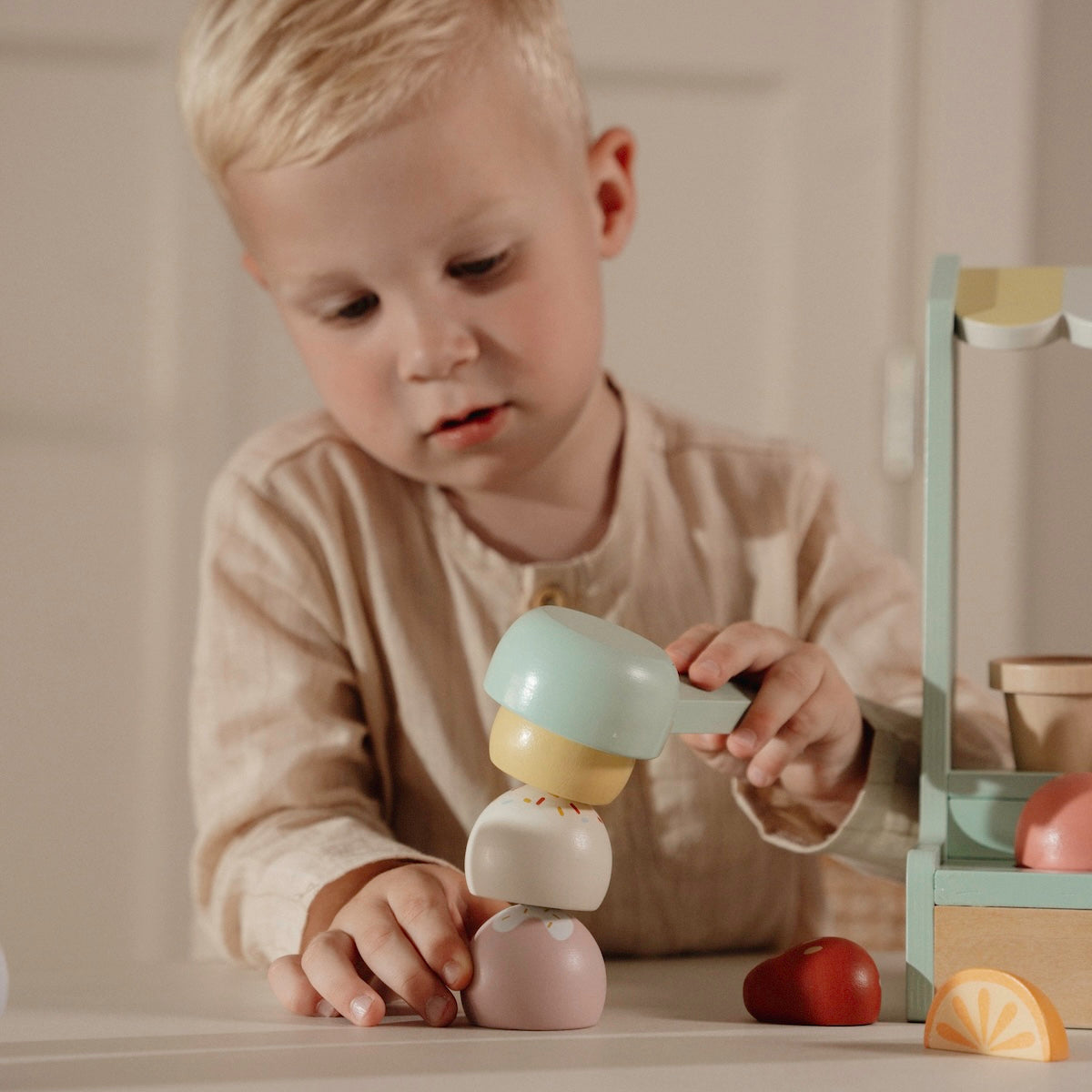 Little Dutch toy ice cream stall