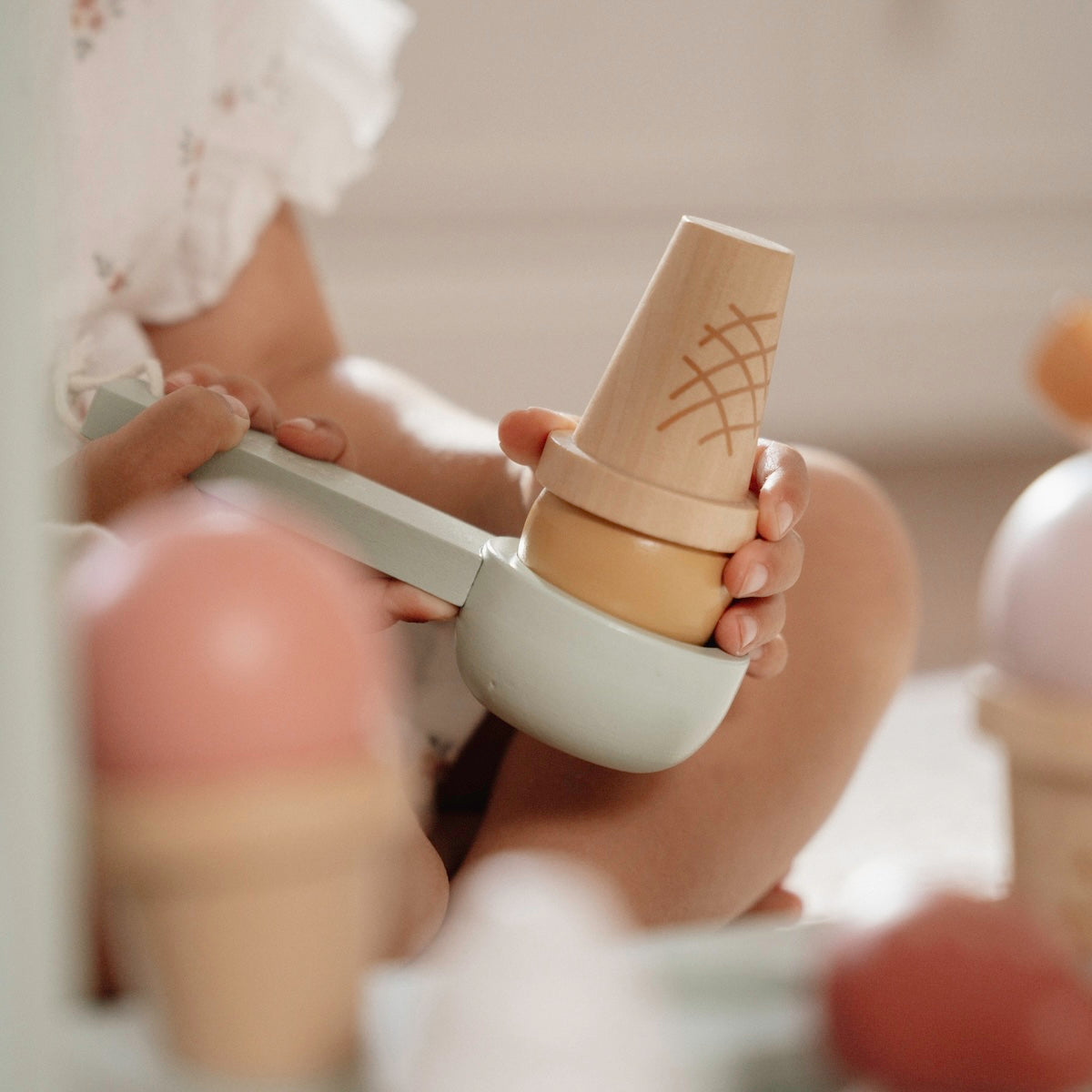 Little Dutch toy ice cream stall