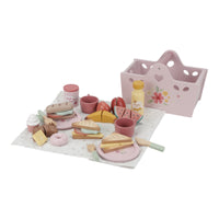 Een picknick met het gezin of vriendjes? Dan neem je de houten picknick set van Little Dutch mee. Een handige picknickmand met borden, bestek, bekers en heerlijk eten en drinken. Superleuk kinderspeelgoed. VanZus