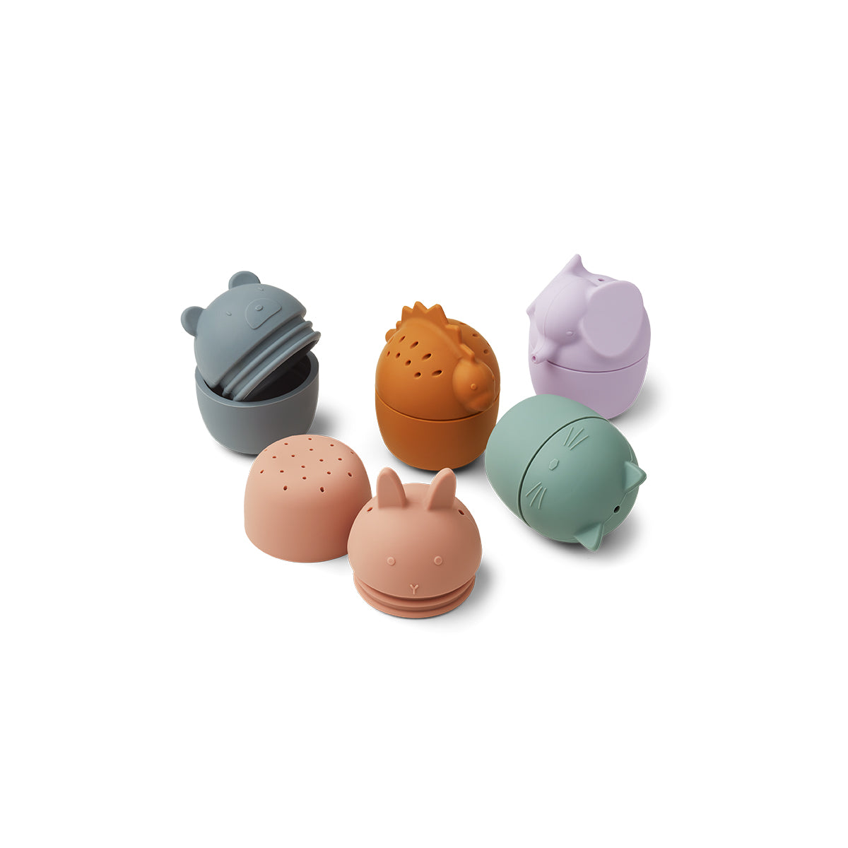De badspeeltjes gaby 5-pack in de kleur multi van Liewood zijn ideaal voor in badje. De gekleurde diertjes zijn makkelijk vast te pakken, in te knijpen en uit elkaar te halen. Heerlijk speelgoed voor in bad! Het badspeelgoed is gemaakt van siliconen. VanZus