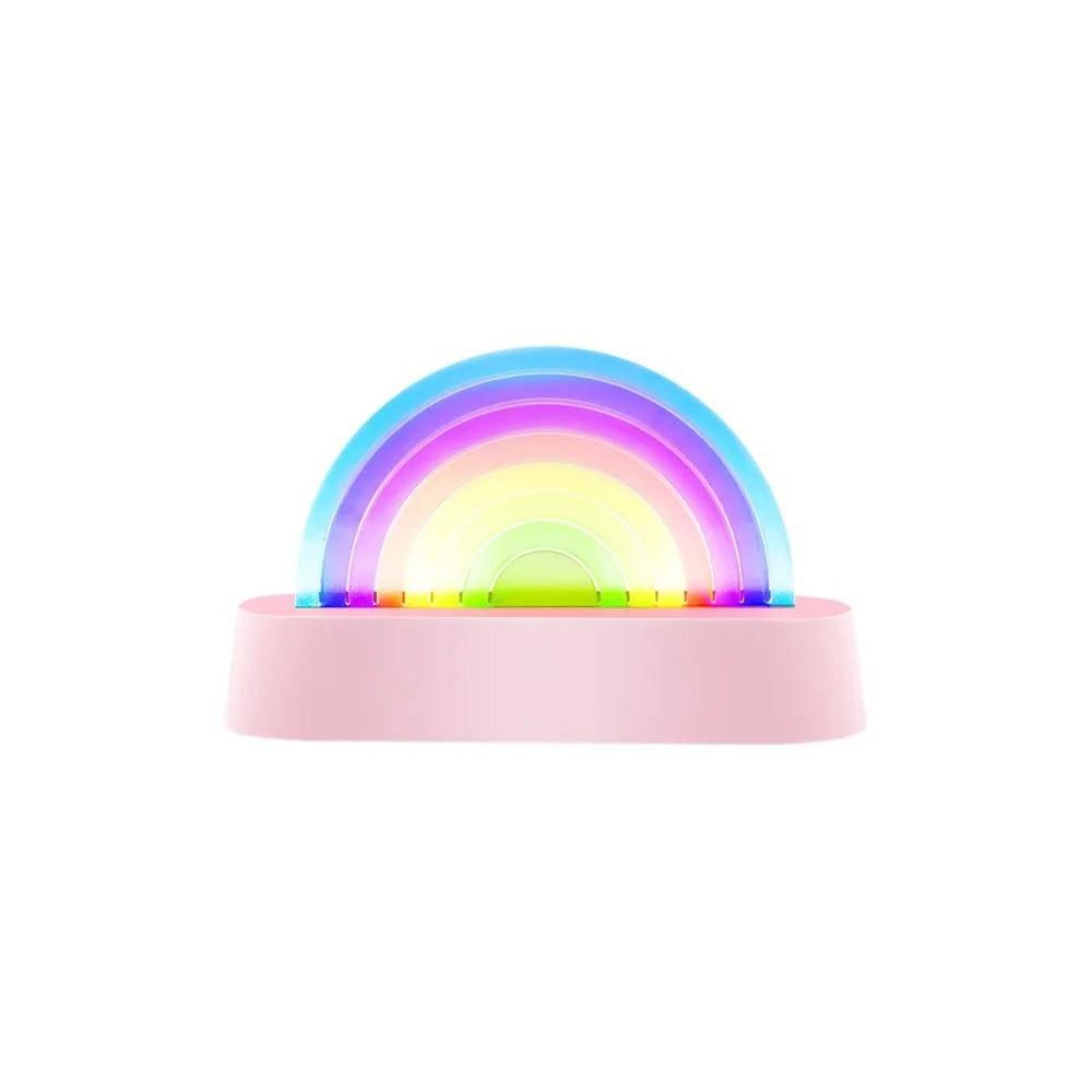 "Cool stuff for cool kids with cool parents!" Neem nu de de dancing rainbow lamp in rose! Zodra deze coole regenbooglamp muziek hoort, dansen de kleuren van de regenboog mee op de muziek. De kleuren van deze roze lamp zijn ook vast te zetten, waardoor de lamp ook geschikt is als nachtlampje. VanZus