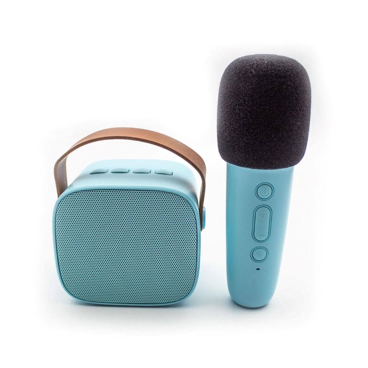 Het feest kan beginnen met deze mini karaokeset in blue van Lalarma! Ben jij de beste zanger of zangeres? Misschien schuilt er wel een superster in je! De blauwe karaokeset bestaat uit een speaker en een microfoon die op Bluetooth werkt. Je kunt zowel de microfoon als de speaker ook losgebruiken. VanZus