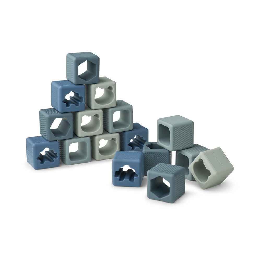 Is jouw kindje gek op het bouwen met blokken? Dan is deze Liewood Loren bouwblokken 16-pack blue multi mix echt iets voor jouw kleintje! Deze set bestaat uit 16 blokken in verschillende kleuren en met verschillende uitgeholde vormen. VanZus