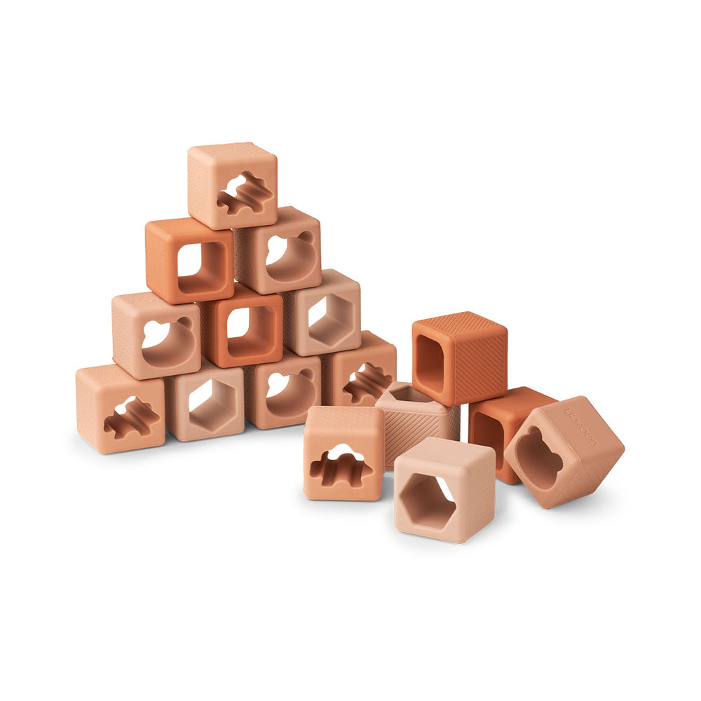 Is jouw kindje gek op het bouwen met blokken? Dan is deze Liewood Loren bouwblokken 16-pack tuscany rose multi mix echt iets voor jouw kleintje! Deze set bestaat uit 16 blokken in verschillende kleuren en met verschillende uitgeholde vormen. VanZus