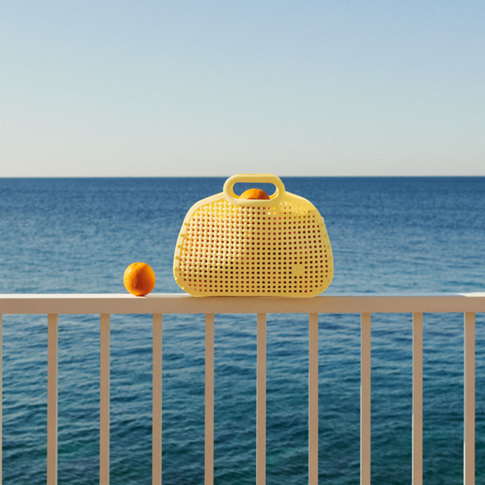 De adeline mand in lemonade van Liewood is perfect voor naar het strand of als je boodschappen gaat doen. Ook handig op vakantie: eenvoudig in- en uit elkaar te klikken. In verschillende kleuren. VanZus