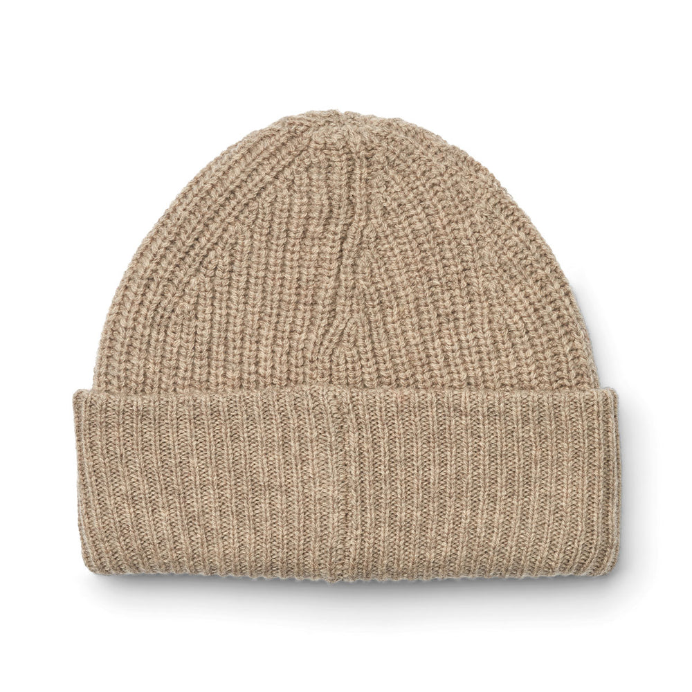 Houd het hoofd en de oren van je kindje lekker warm met deze te gekke emilio beanie muts in de kleur oat melange van het merk Liewood. Deze heerlijk warme muts is niet alleen handig voor de koude wintermaanden, maar ziet er ook geweldig uit! VanZus