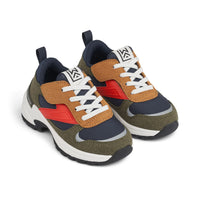 Je kleintje steelt de show met deze leuke evi flash sneakers in de kleur army brown multi mix. Deze sportieve sneakers zien er onwijs tof uit, zijn voorzien van opvallende kleuren én reflecteren in het donker. VanZus