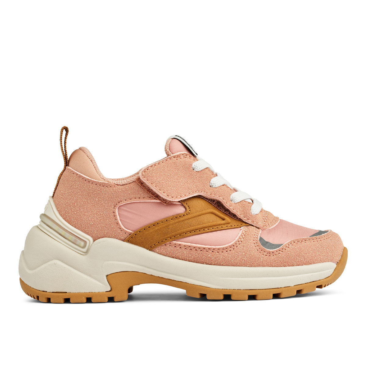 Je kleintje steelt de show met deze leuke evi flash sneakers in de kleur tuscany rose mix. Deze sportieve sneakers zien er onwijs tof uit, zijn voorzien van opvallende kleuren én reflecteren in het donker. VanZus