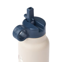 De Liewood falk waterfles polar/sandy 350 ml is een ideale waterfles voor onderweg. Deze waterfles heeft met een inhoud van 350 ml een prima formaat voor iedereen die onderweg de dorst wil lessen. VanZus