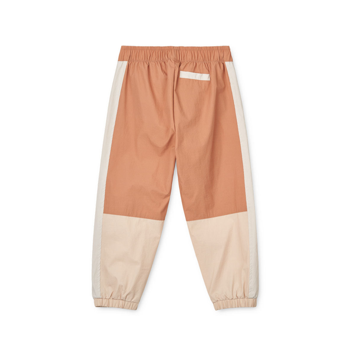 Sportief en hip: de maren broek apple blossom van Liewood. Mooie gekleurde details, elastische verstelbare tailleband en elastiek onderaan de pijpjes. Een comfortabele broek. VanZus 