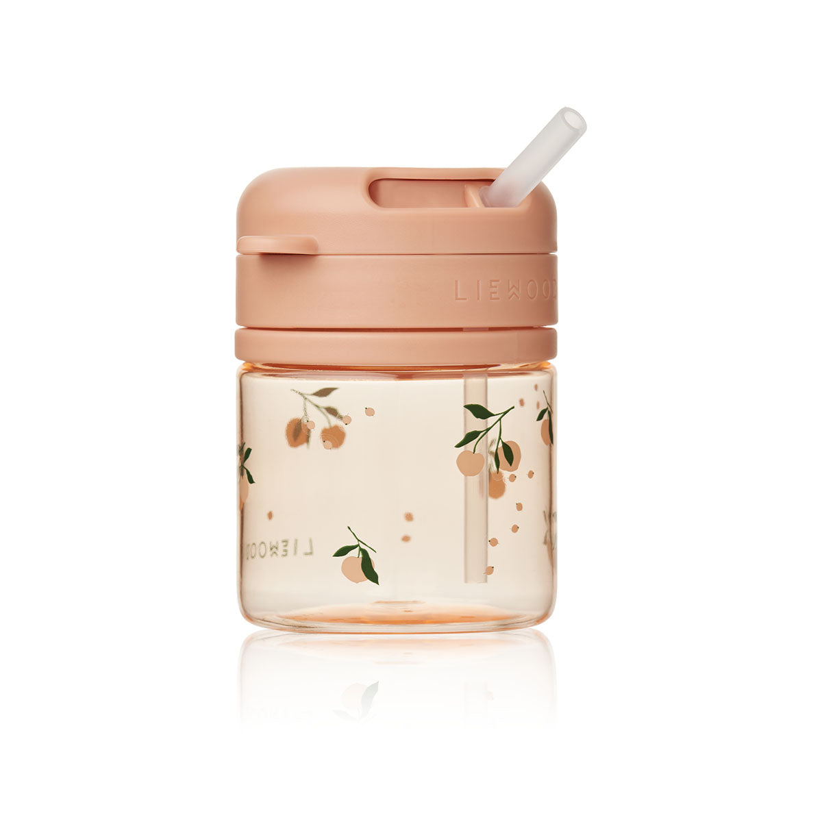 De pavia rietjesbeker 280 ml in de variant peach/sea shell van het merk Liewood is perfect voor kleintjes die zelfstandig willen drinken. Met een handig en flexibel siliconen rietje, en een afneembaar deksel, is deze beker ideaal voor dagelijks gebruik, zowel thuis als onderweg. VanZus