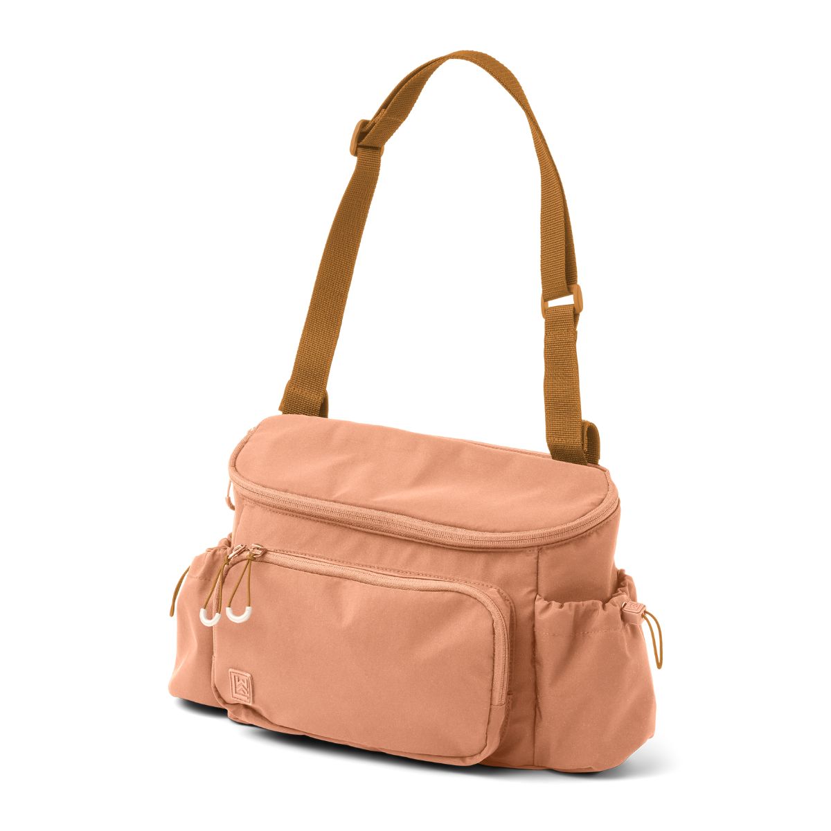 Neem alle essentials van jou en je kleintje mee met deze olivie luiertas in tuscany rose van het merk Liewood. Deze tas is ontzettend ruim, voelt heel stevig aan en heeft een mooie oranje kleur die de tas een echte eyecatcher maakt! VanZus