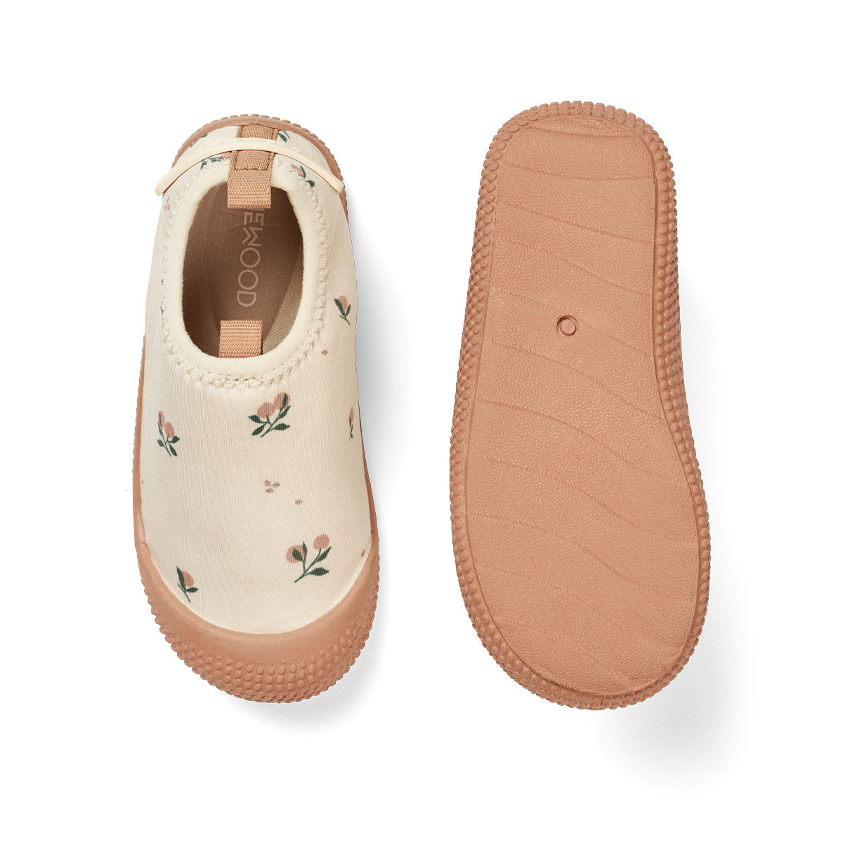 Zwemmen wordt dubbel zo leuk én veilig met dee fijne sanjia flounce zwemschoenen in de variant peach/sea shell van het merk Liewood. Deze schoenen beschermen nier alleen de voetjes van je kleintje in bijvoorbeeld de zee, maar zien er ook heel leuk uit! VanZus