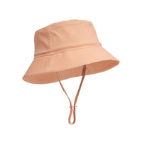 Hoe tof is deze seraphina sporty bucket hat in de kleur tuscany rose van het merk Liewood?! Deze sportieve bucket hat staat niet alleen heel stylish, maar beschermt je kindje ook tegen de zon. VanZus