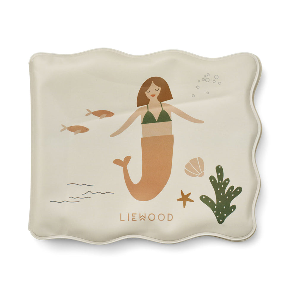 Liewood waylon mermaid magic waterboek mermaids/sandy: Kleurenmagie voor kleine zeemeerminnen! Duik in de onderwaterwereld met dit magische waterboekje. Kleuren veranderen, texturen betoveren & leren wordt leuk! VanZus