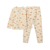 Kijk hoe leuk deze Liewood Wilhelm pyjama dream/ecru is! Deze leuke kinderpyjama is beige en heeft een print van regenbogen en paardjes. VanZus