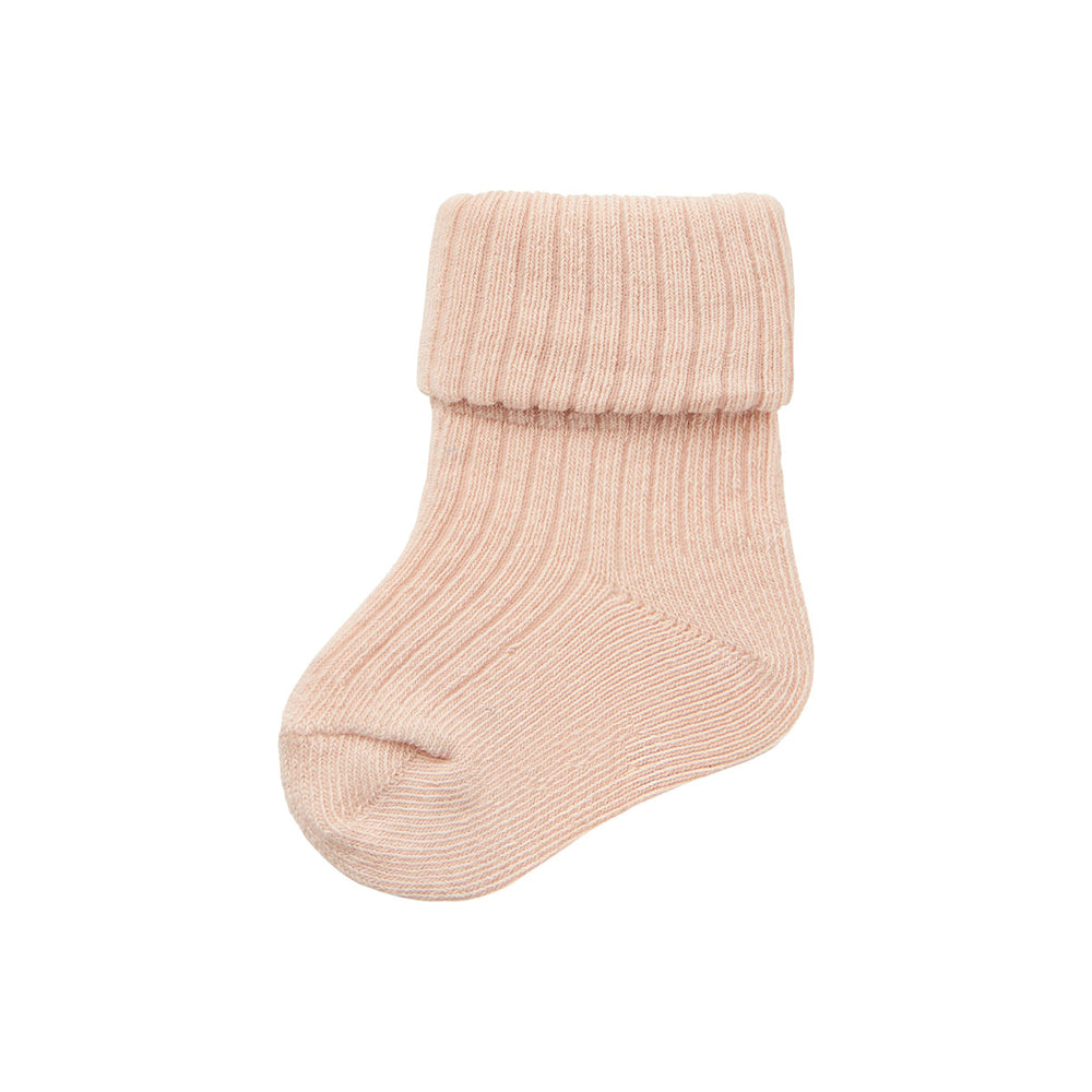 De Lil' Atelier baby dorino sokken peach whip zijn comfortabele en stijlvolle sokken die perfect passen in elke kindergarderobe. Dit zijn heerlijke sokjes waar zowel jij als je kleintje blij van zullen worden! VanZus