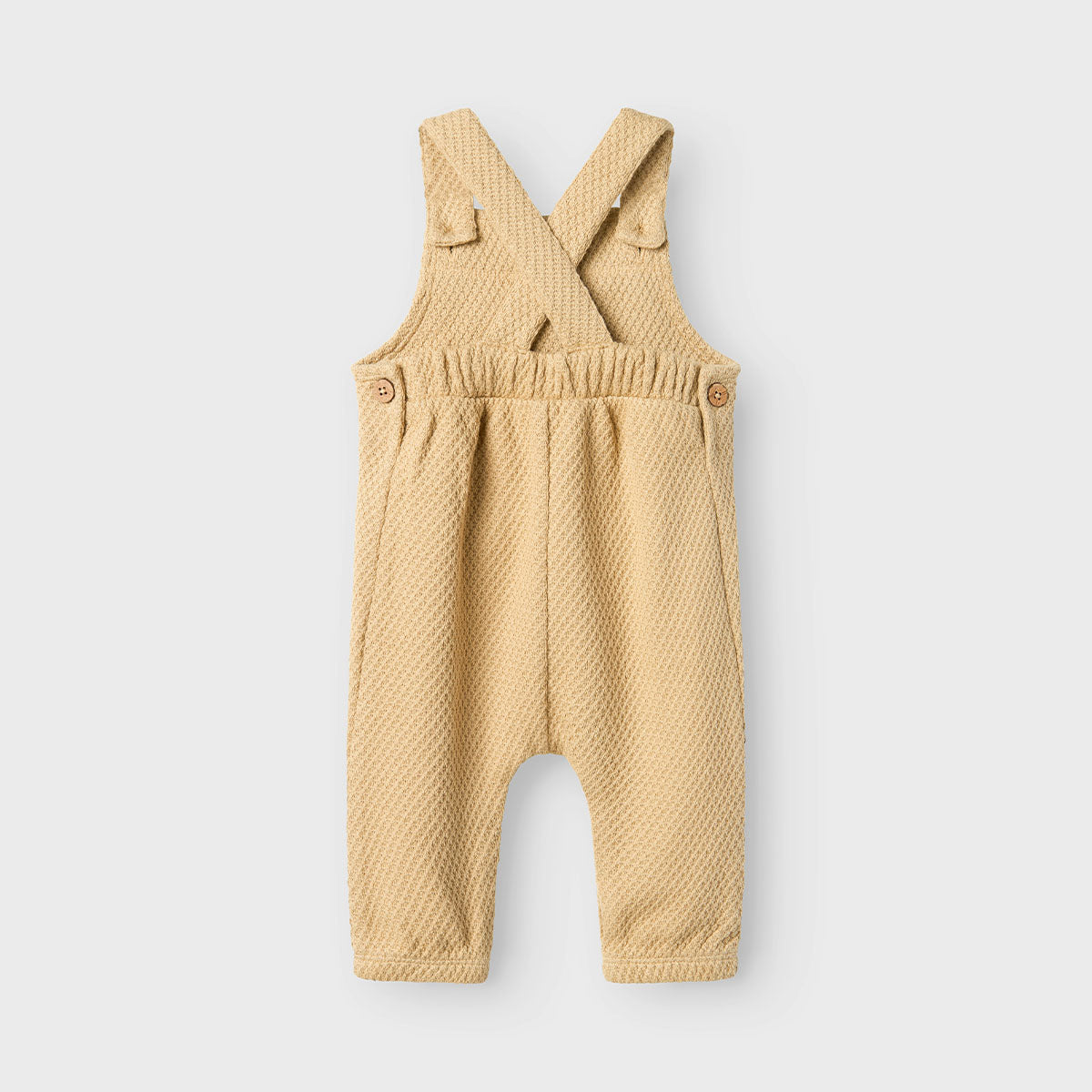 Zeg nu zelf, deze baby defne overall in de kleur taos taupe is toch te lief?! Deze overall staat ontzettend leuk en vrolijkt elke outfit op! Daarnaast kan je kindje zich uitstekend bewegen in deze overall en zorgt hij voor een extra laag. VanZus