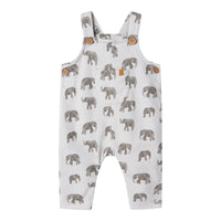 Lil' Atelier baby dias dio overall in vapor blue elephant. Comfortabele salopette van 100% biologisch katoen met bretels en all-over print van olifanten. Hip en functioneel voor elk moment. VanZus
