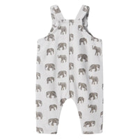Lil' Atelier baby dias dio overall in vapor blue elephant. Comfortabele salopette van 100% biologisch katoen met bretels en all-over print van olifanten. Hip en functioneel voor elk moment. VanZus