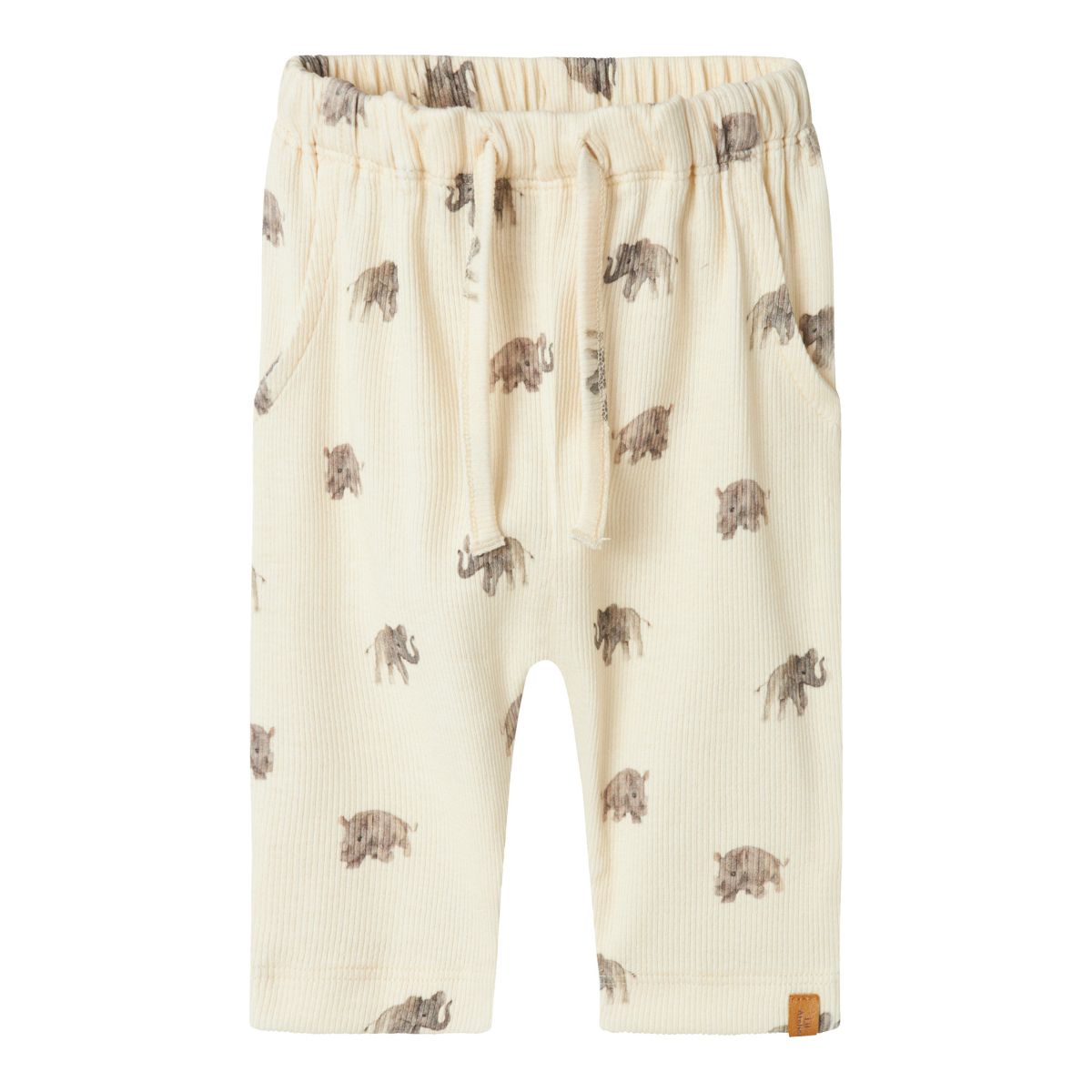 De Lil' Atelier baby gavo broek met olifanten in turtledove is een stijlvolle en comfortabele keuze voor je baby. De babybroek is gemaakt van een zachte stretchstof. VanZus