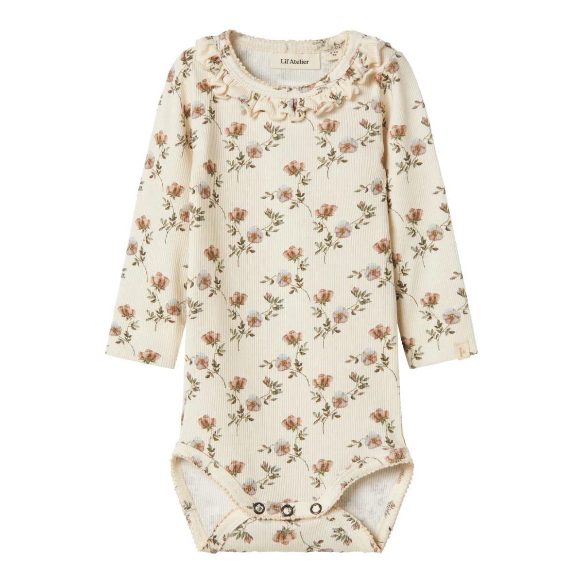 Het Lil' Atelier baby gavo slim rompertje in turtledove flowers is de ideale keuze voor stijlvolle en comfortabele outfits voor je kleintje. De all-over print met schattige bloemen en extra details maken het rompertje extra speciaal. 