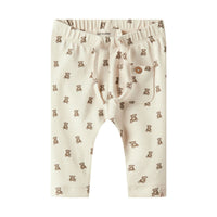 De baby gayo eli broek in turtledove teddybear van het merk Lil' Atelier is de perfecte keuze voor stijlvolle en comfortabele outfits voor je kleintje. VanZus