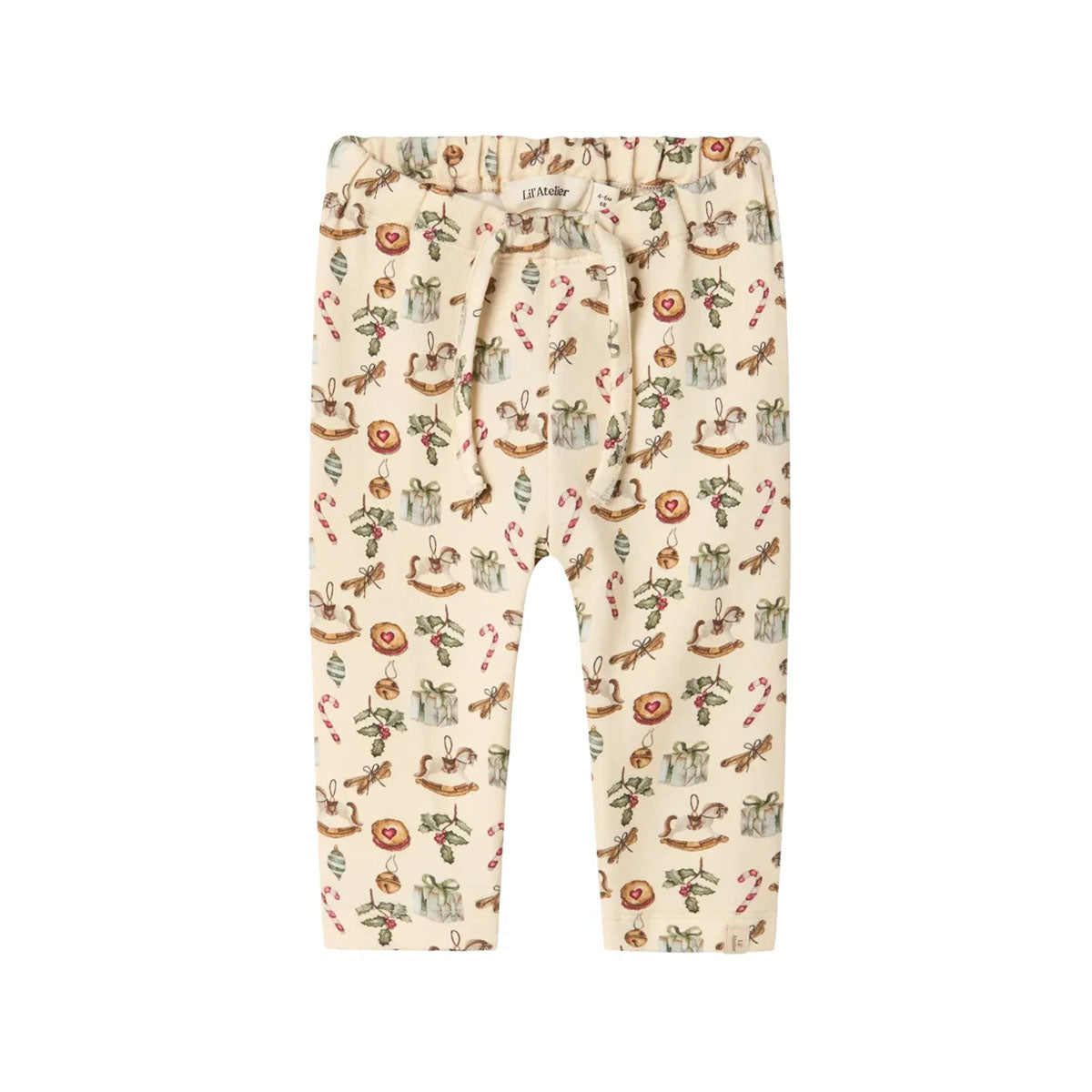 Je kleintje is klaar voor kerst met deze schattige baby gio broek in de kleur turtledove van merk Lil' Atelier. Dit schattige broekje zit enorm comofortabel bij jouw kleintje en ziet er ook nog eens heel lief uit! VanZus