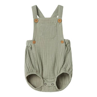 De Lil' Atelier baby janu romper in seagrass is de perfecte aanvulling voor de garderobe van jouw kleintje. Deze schattige body is vervaardigd uit 100% biologisch katoen, wat niet alleen zorgt voor een zacht en comfortabel gevoel op de huid, maar ook bijdraagt aan een duurzame wereld. VanZus