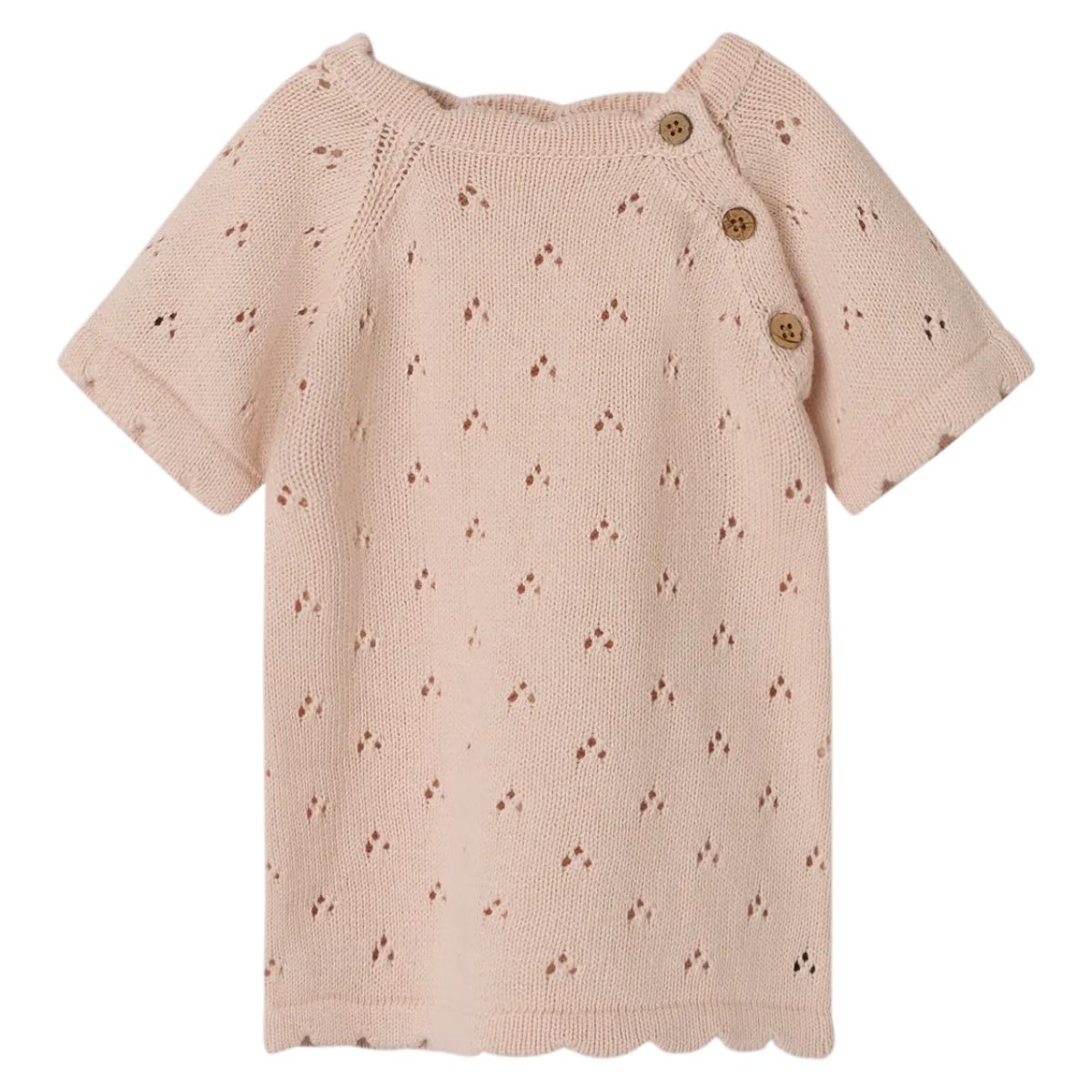 Lil' Atelier baby jola knit jurk in morganite: gemaakt van biologisch en gerecycled katoen. Comfortabele regular fit met O-hals en knoopsluiting. Perfect voor elke gelegenheid. VanZus