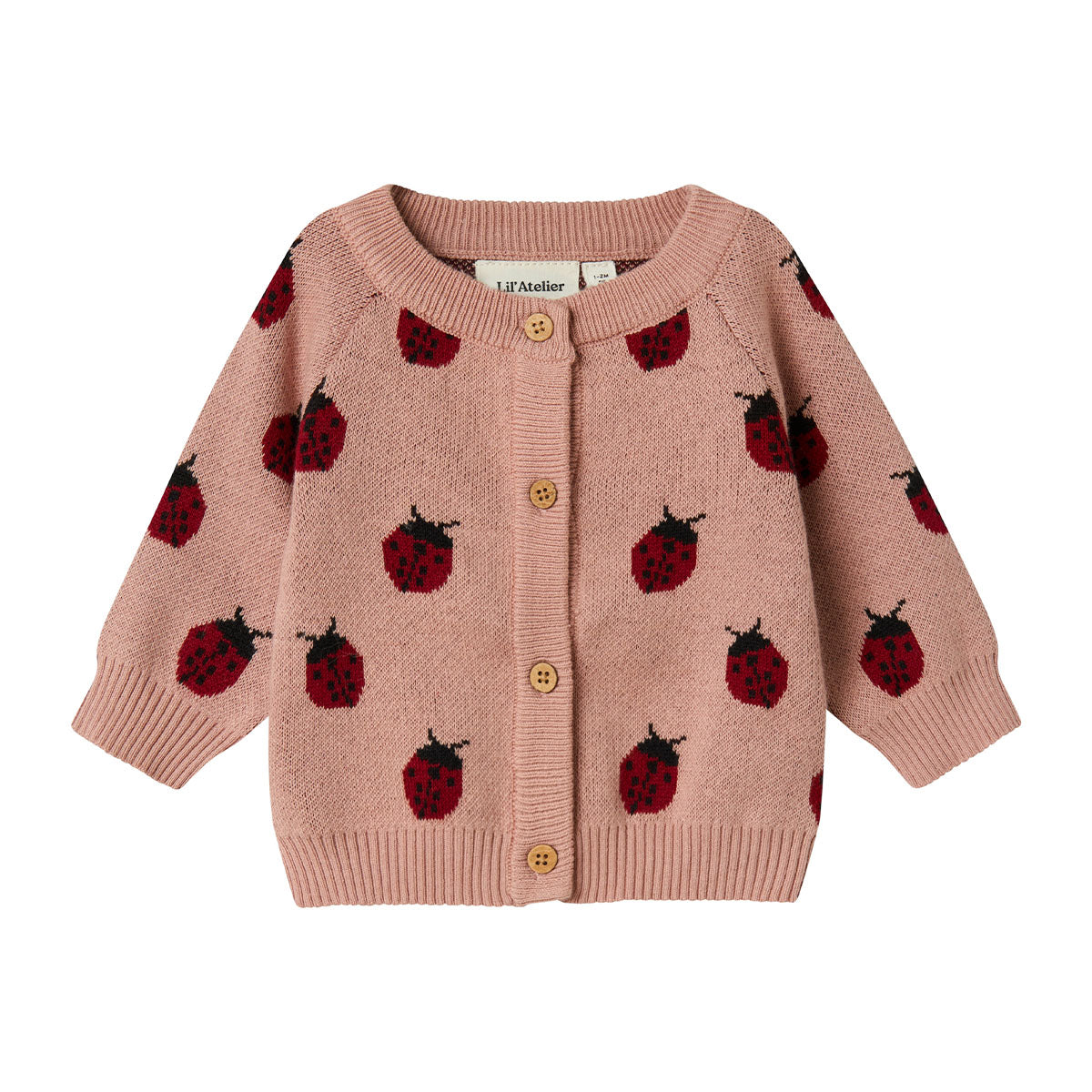 Het Lil' Atelier lulio knit vestje in de kleur misty rose is een comfortabele en stijlvolle toevoeging aan de garderobe van je kleintje. Dit leuke vestje is gemaakt van zacht, ademend katoen. VanZus