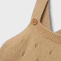 Lil' Atelier baby nalio knit overall in de kleur safari melange: zachte salopette van RWS-wol en kasjmier, perfect voor herfst/winter. Houdt je baby warm en comfortabel. VanZus