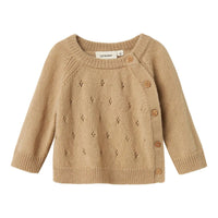 De baby nalio wrap knit trui in safari melange van Lil' Atelier is een zacht gebreid vest van RWS-wol en kasjmier, perfect voor herfst/winter. Houd je baby warm en comfortabel. VanZus