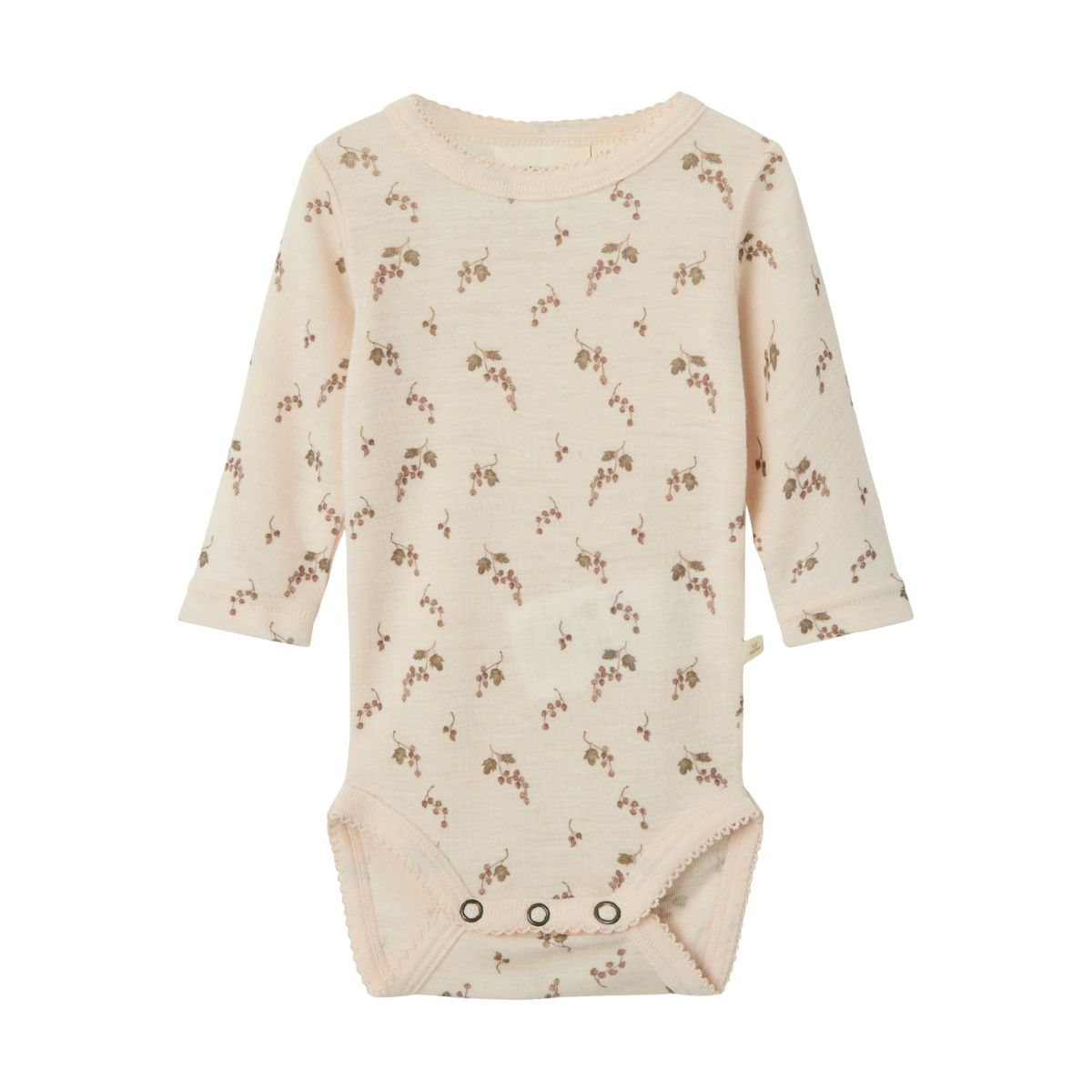 Het Lil' Atelier baby noel wol slim rompertje in de variant morganite berry: gemaakt van 100% merinowol, drukknoopsluiting, lange mouwen en all-over print. Perfect voor elk seizoen. VanZus