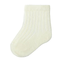 De baby rakel sokken turtledove melange van Lil' Atelier  zijn gemaakt van zachte wolmix met  thermoregulerende eigenschappen voor comfort, ongeacht het seizoen. Perfect voor pasgeborenen. VanZus