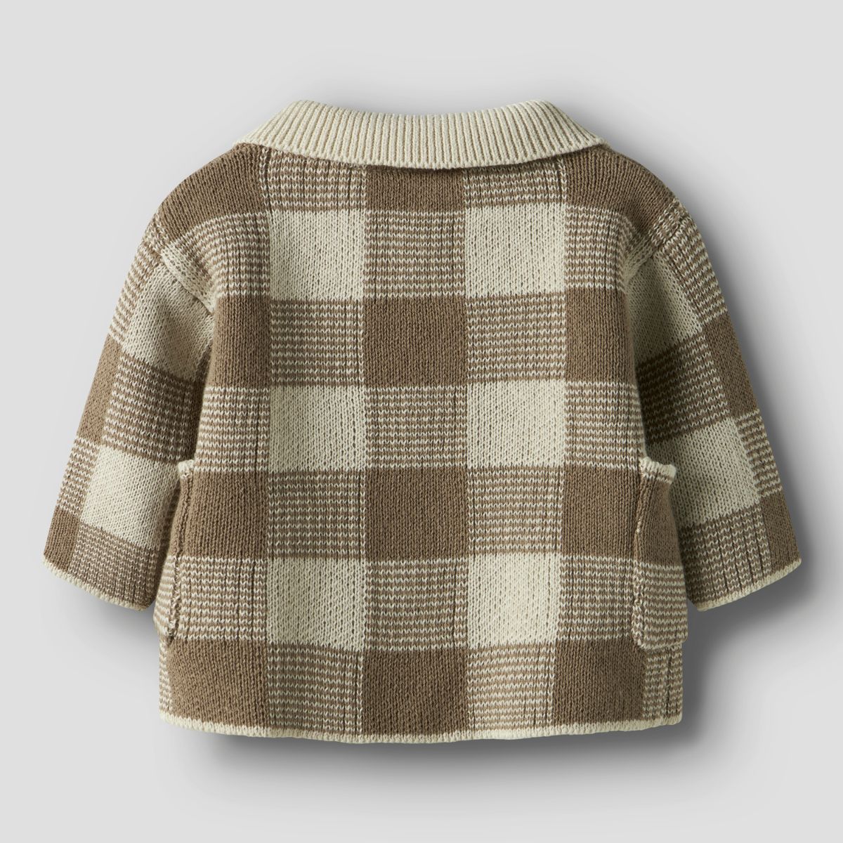 Het robo gebreid vestje sepia tint van Lil' Atelier Baby is een warm, comfortabel vestje voor jouw kleintje. Perfect voor koude dagen. Bestel nu bij VanZus