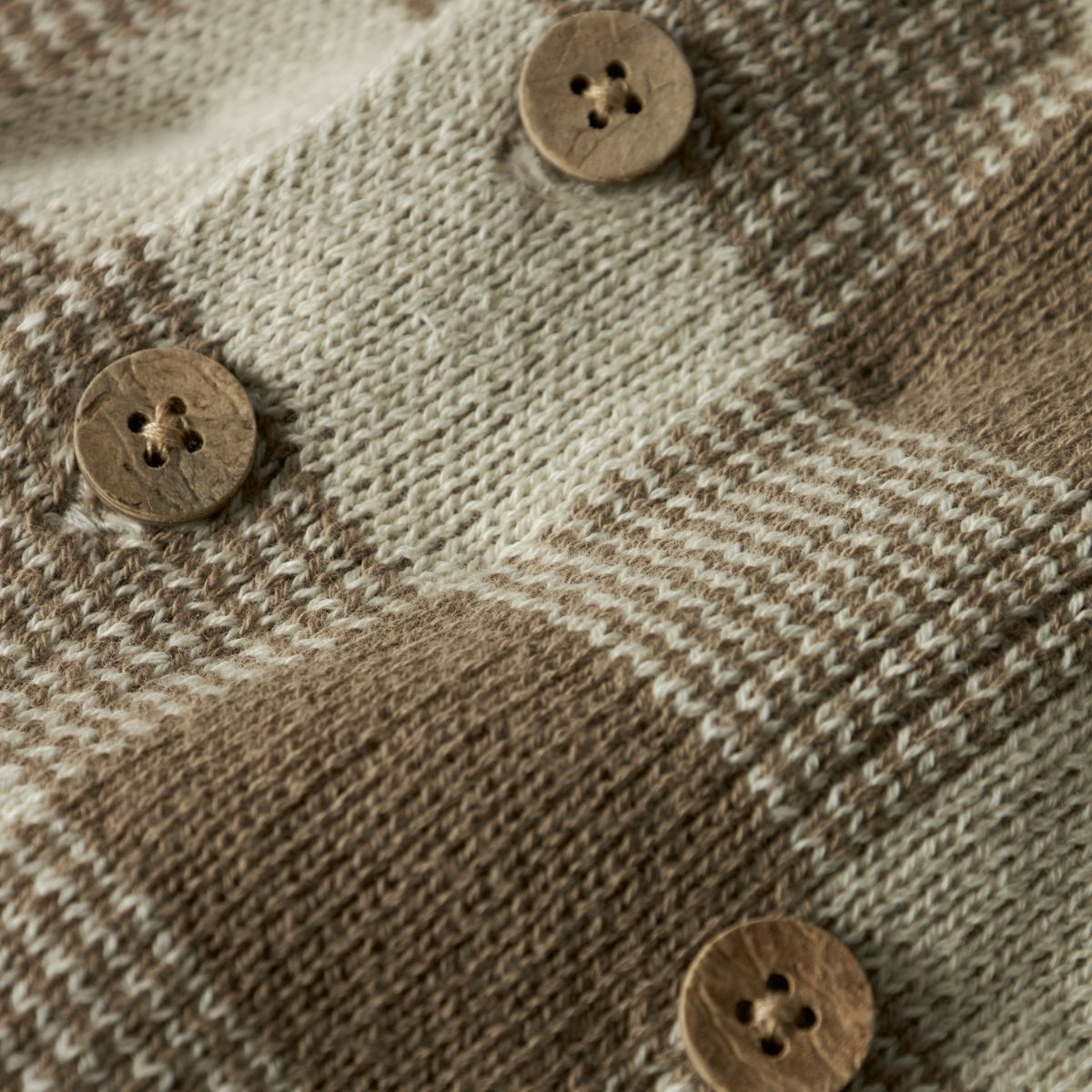 Het robo gebreid vestje sepia tint van Lil' Atelier Baby is een warm, comfortabel vestje voor jouw kleintje. Perfect voor koude dagen. Bestel nu bij VanZus