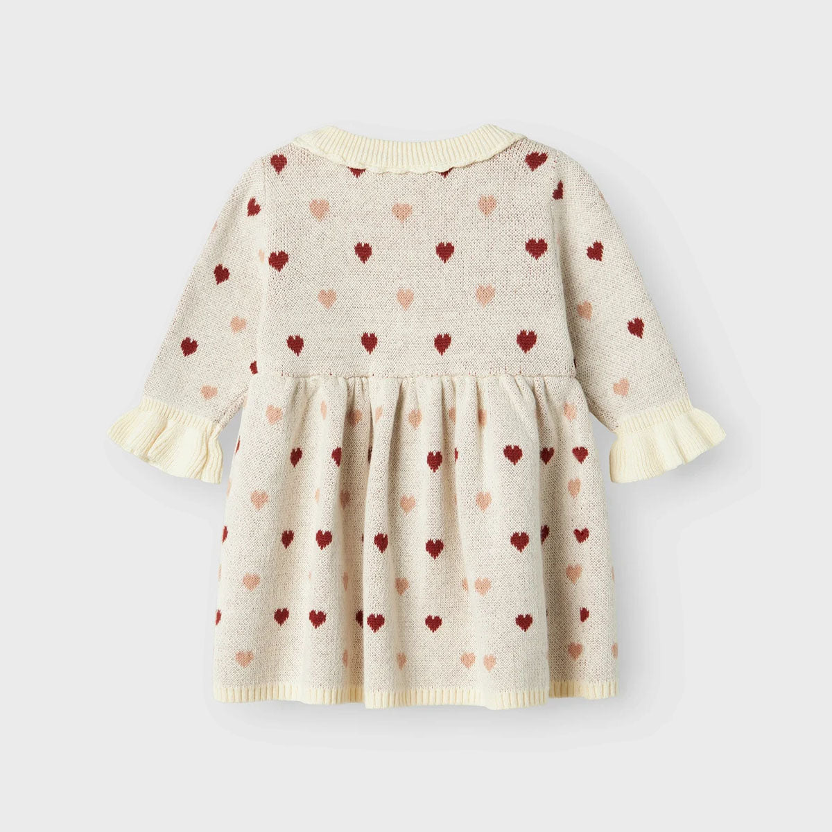 Je kindje is lekker warm én super stylish met deze te lieve baby saran jurk in de variant heart turtledove van het merk Lil' Atelier. Dit schattige jurkje is gemaakt van 100% organisch katoen, dus is lekker warm, zacht en zit comfortabel voor jouw kleintje. VanZus