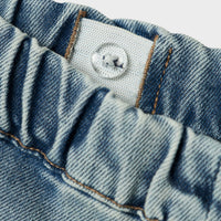 Een denim broek is een must have in iedere kledingkast. Een spijkerbroek is namelijk eindeloos te combineren, comfortabel en stylish. Dat geldt ook voor de darlee baggy jeans in de kleur medium blue denim. VanZus