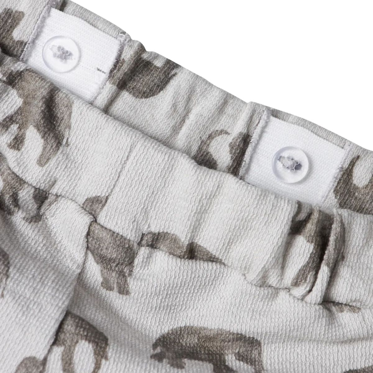Lil' Atelier dias shorts in vapor blue elephant. Comfortabele shorts van biologisch katoen met een loose fit en praktische zijzakken. Perfect voor elke gelegenheid. Met toffe print. Perfect voor elke gelegenheid. VanZus