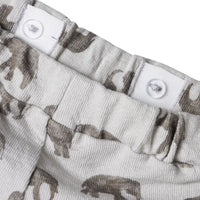 Lil' Atelier dias shorts in vapor blue elephant. Comfortabele shorts van biologisch katoen met een loose fit en praktische zijzakken. Perfect voor elke gelegenheid. Met toffe print. Perfect voor elke gelegenheid. VanZus