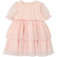 Feestelijk en hip: de Lil' Atelier frilla tule jurk in peach blush. Gemaakt van gerecycled polyester en biologisch katoen, loose fit met ruches en elastische manchetten. Perfect voor speciale gelegenheden. VanZus