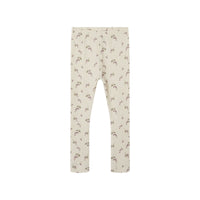 Hoe enorm schattig is deze gio bie slim legging in de kleur birch berries van het lieve merk Lil' Atlier?! Deze schattige legging is perfect voor je baby of peuter en wil je het liefst elke dag aandoen bij je kleintje, zo leuk is hij! VanZus