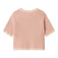 Lil' Atelier Halma 3/4 Knit Shirt in Misty Rose is een comfortabele top voor meisjes, gemaakt van 70% biologisch katoen en 30% viscose. Met een losse fit en O-hals is deze top perfect voor de lente en zomer. VanZus
