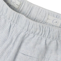 Lil' Atelier jesper shorts in ancient water, gemaakt van 55% linnen en 45% biologisch katoen. Regular fit met verstelbare taille en zijzakken, perfect voor casual zomerdagen. VanZus