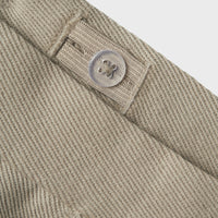 Deze schattige kaleo shorts in de kleur mourning dove van het merk Lil' Atelier is een must-have voor elke kindergarderobe tijdens de warmere maanden. Gemaakt van hoogwaardige, ademende materialen, bieden deze shorts ultiem comfort en bewegingsvrijheid voor actieve kinderen. VanZus