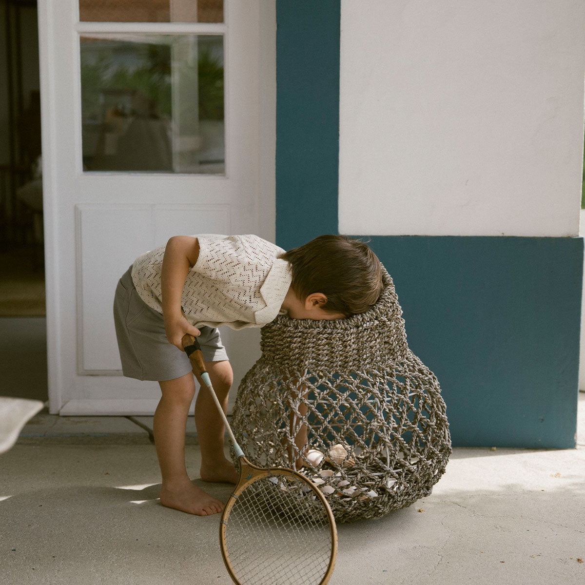 Deze schattige kaleo shorts in de kleur mourning dove van het merk Lil' Atelier is een must-have voor elke kindergarderobe tijdens de warmere maanden. Gemaakt van hoogwaardige, ademende materialen, bieden deze shorts ultiem comfort en bewegingsvrijheid voor actieve kinderen. VanZus