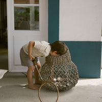 Deze schattige kaleo shorts in de kleur mourning dove van het merk Lil' Atelier is een must-have voor elke kindergarderobe tijdens de warmere maanden. Gemaakt van hoogwaardige, ademende materialen, bieden deze shorts ultiem comfort en bewegingsvrijheid voor actieve kinderen. VanZus
