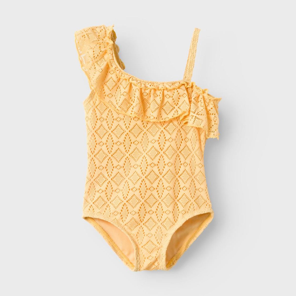 Laat de waterpret beginnen met dit geweldige gele knit badpak sahara sun van het merk Lil' Atelier. Dit zonnige en fleurige badpak is hét must have item voor de zomer. Dit leuke badpak is voorzien van een schattig gehaakt patroon, ruches en twee verschillende schouderbandjes. VanZus